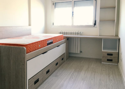 Almacenaje y montaje de dormitorio juvenil para tienda de muebles